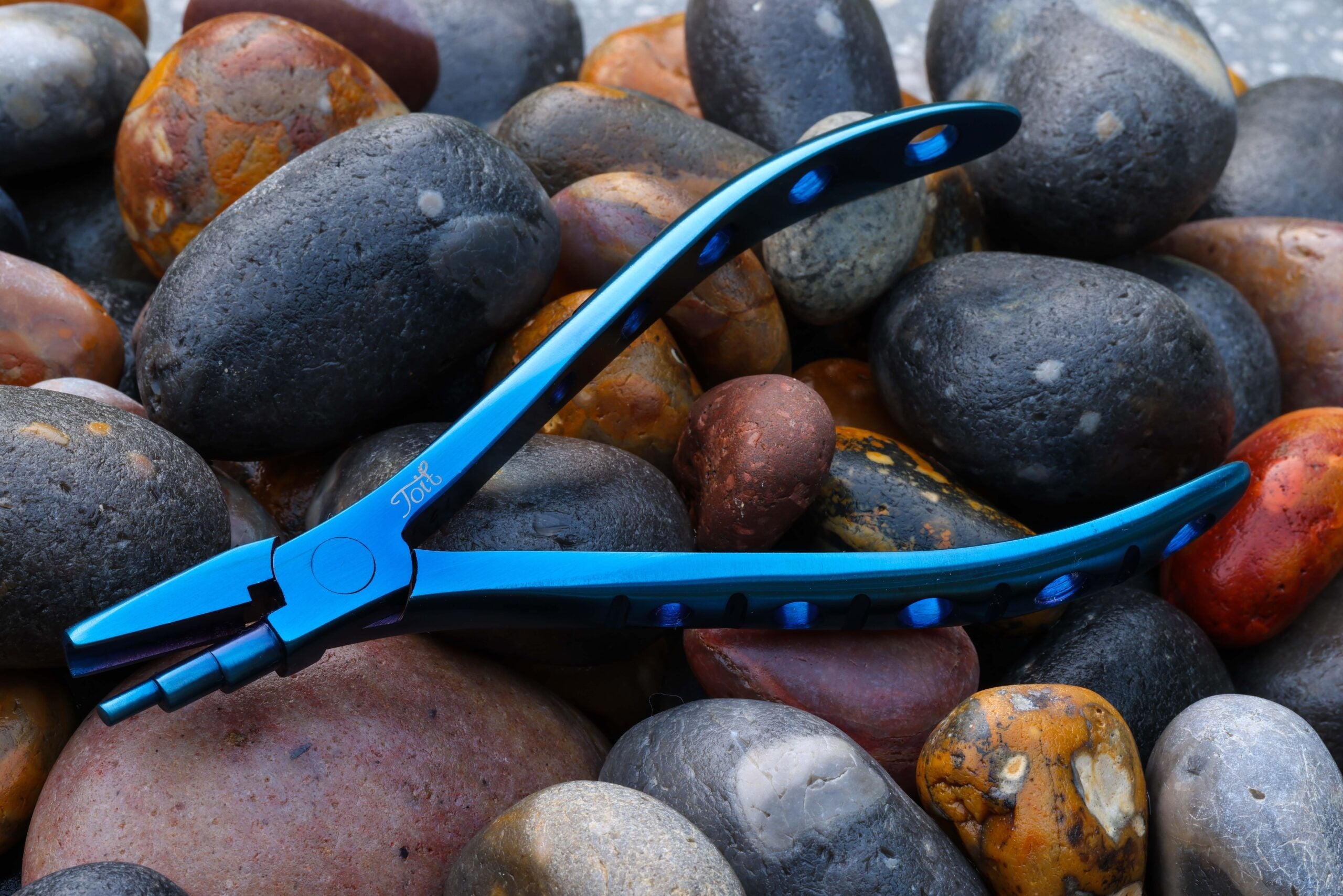 The Toit Haywire Twist Tool